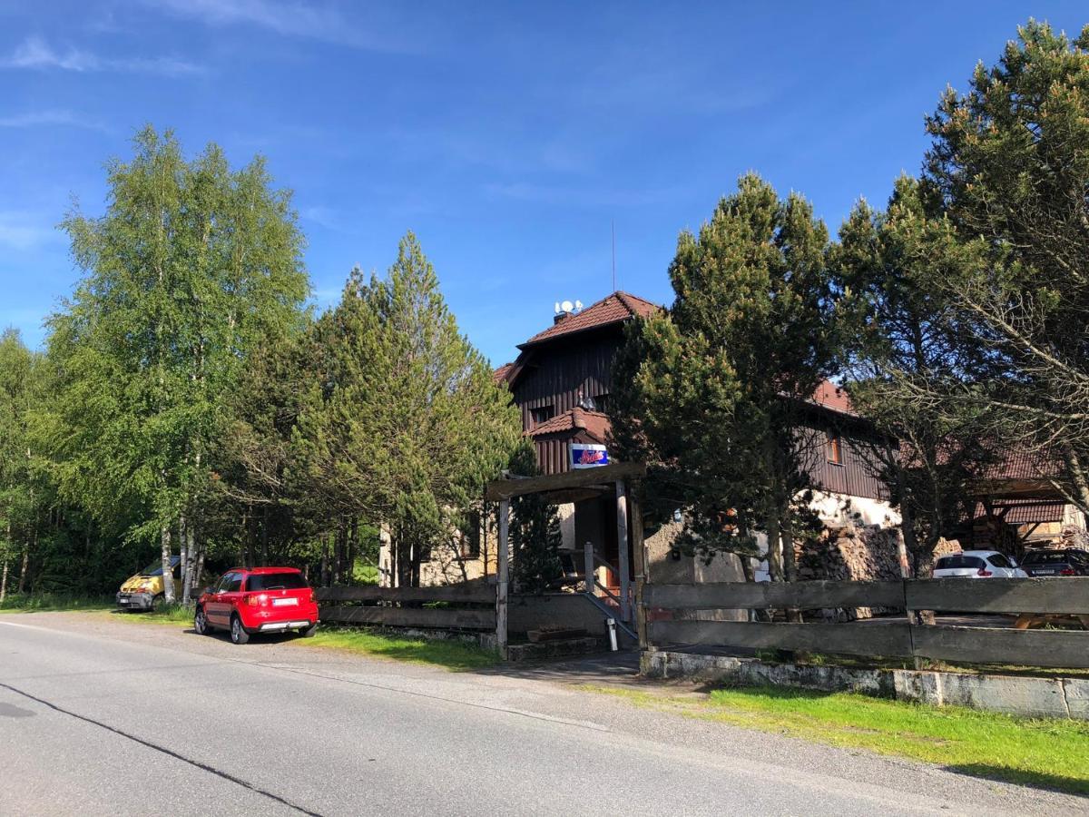 Penzion "Pod Hureckym Vrchem" Prasily Buitenkant foto