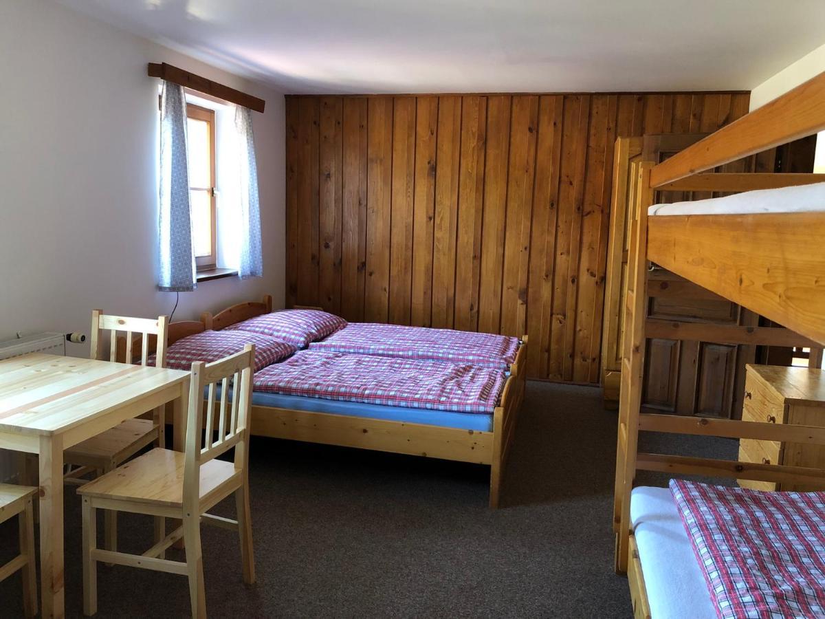 Penzion "Pod Hureckym Vrchem" Prasily Buitenkant foto